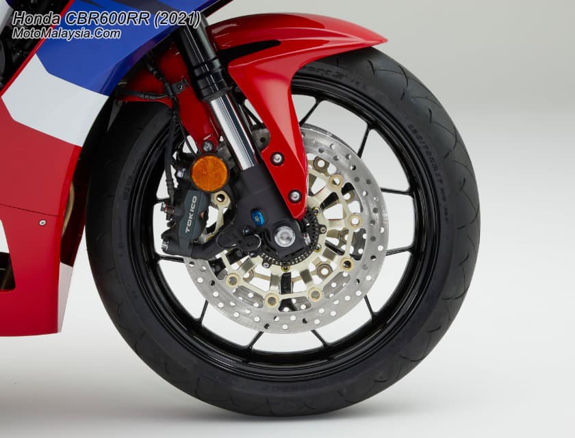 Honda CBR600RR thumbnail 4