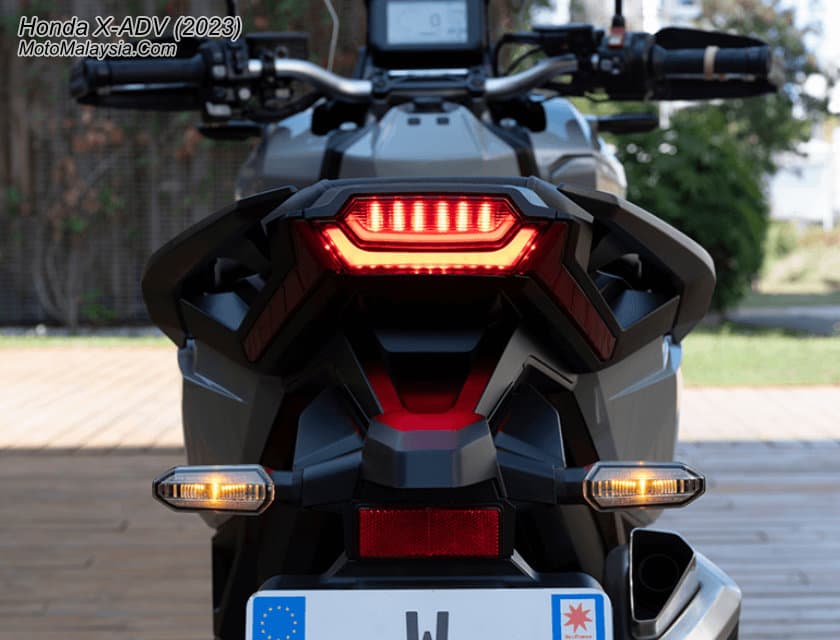 Honda X-ADV thumbnail 4